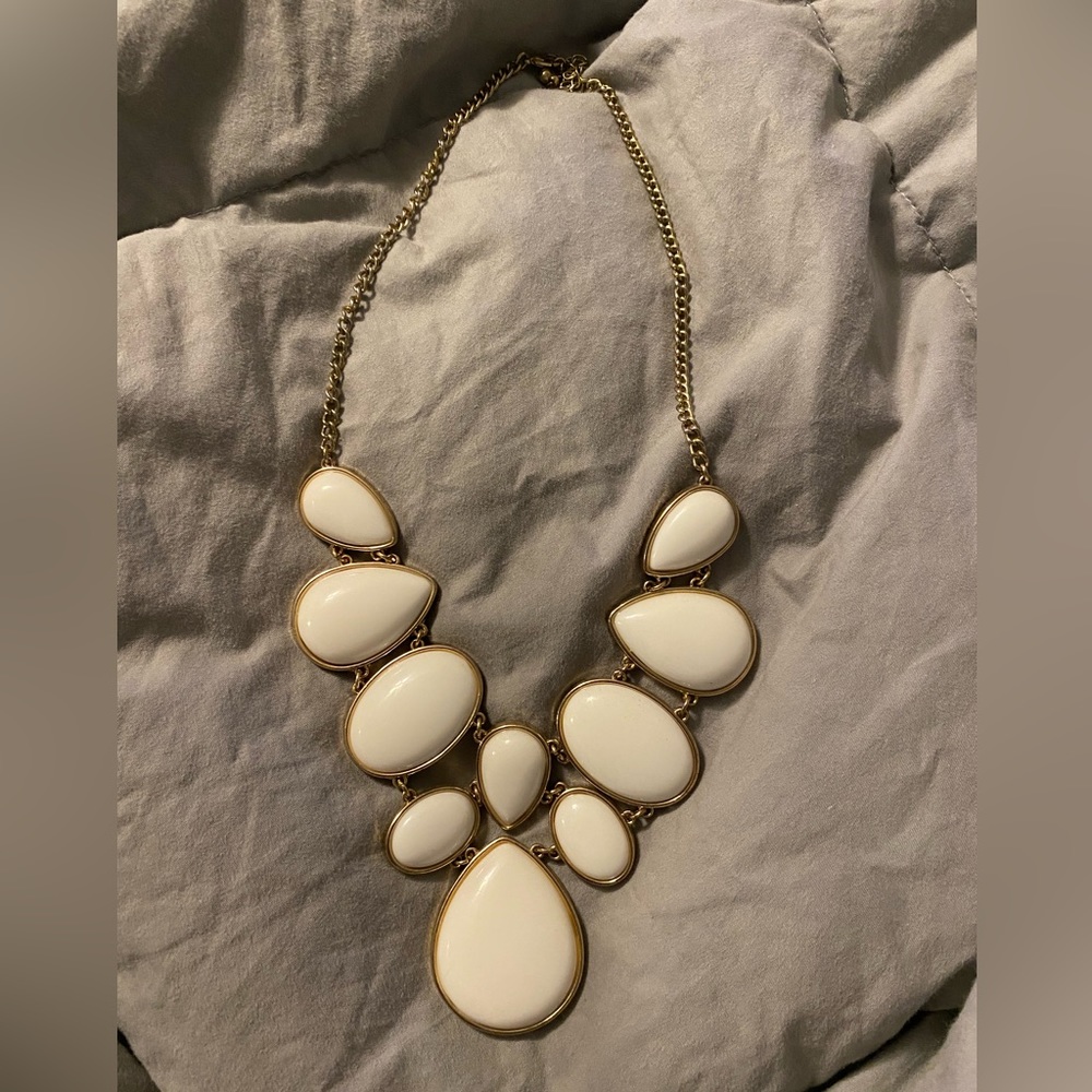White necklace